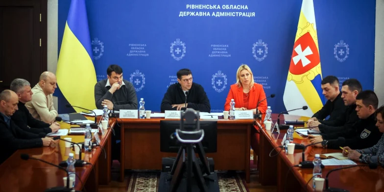 Під час наради щодо безпеки.