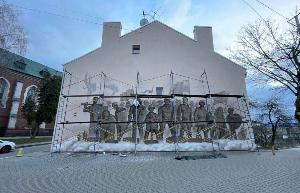 sotnia-mural