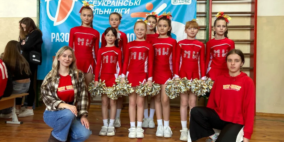Команда чирлідерів.