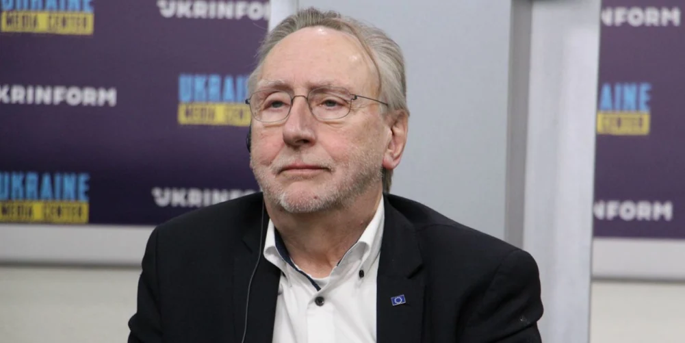 Бернд Ланге.