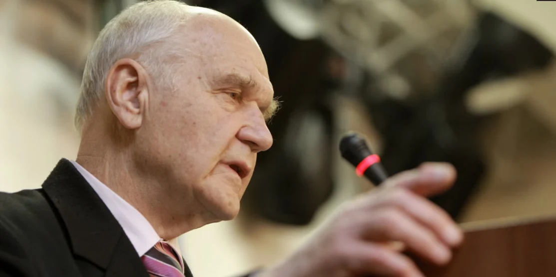 Академік Ігор Юхновський.