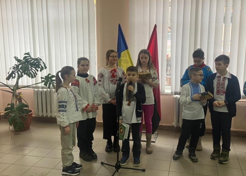 В ліцеї Рівного слова Кобзаря лунають під час хвилини мовчання