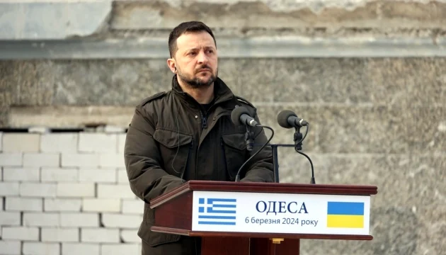 Президент Володимир Зеленський відповідає на запитання журналістів в Одесі, 6 березня 2024.
