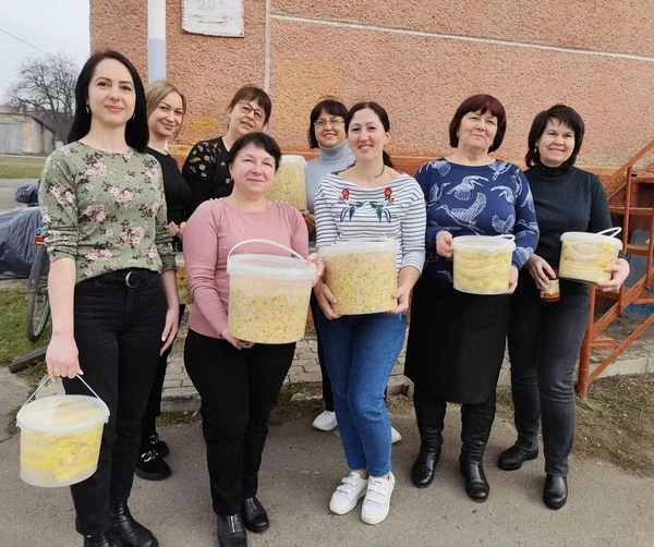У Гощанському академічному ліцеї готували олів'є.