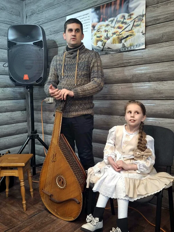 Богуслава з учителем.