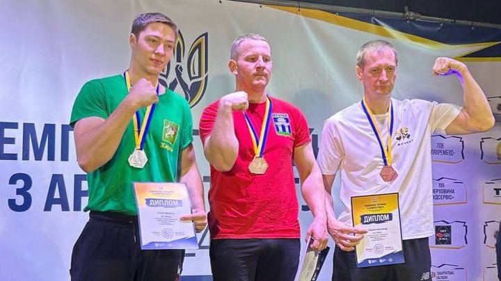 Золоту медаль на чемпіонаті України з армреслінгу здобув поліцейський з Рівного