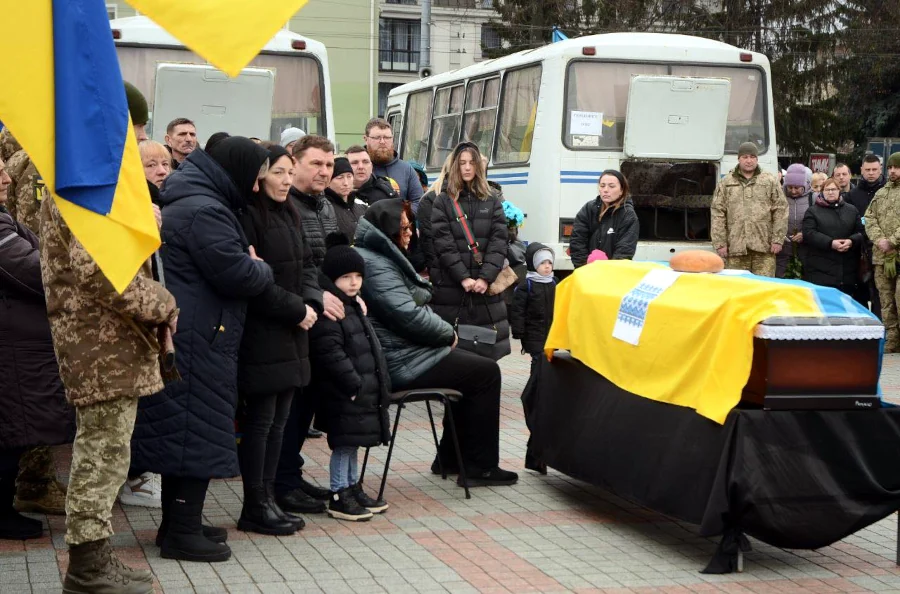 Похорон Іллі Ромаша і Олега Перебийноса.