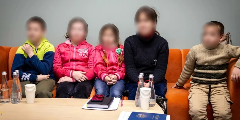 Повернені п'ятеро дітей.