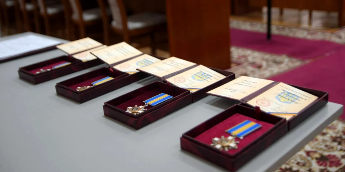 Ордени «За мужність» III ступеня.