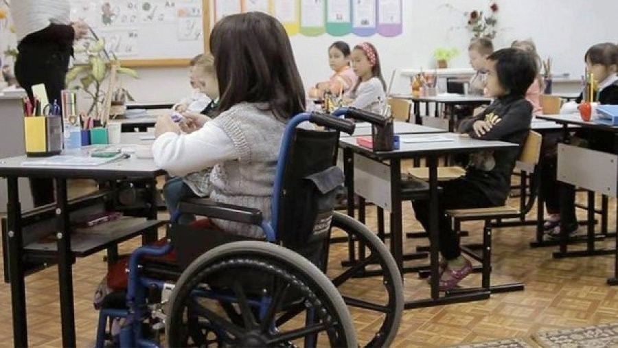 Учні в інклюзивному класі.