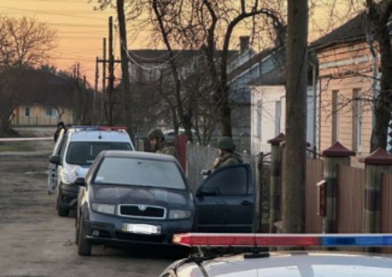 Під будинок в.о. голови Костополя кинули гранату