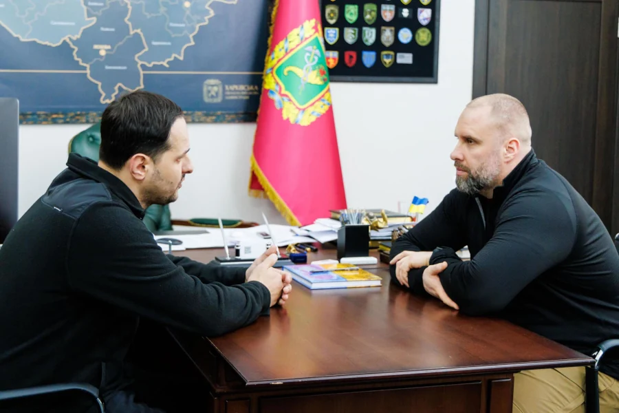 Начальник Рівненської ОВА Олександр Коваль і начальник Харківської ОВА Олег Синєгубов зустрічаються в Харкові.