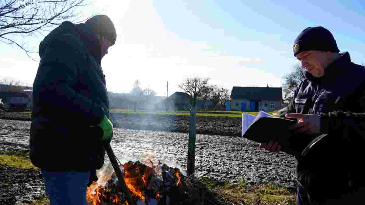 Небезпеку не тільки для екосистеми, а й людей несуть пожежі на Рівненщині