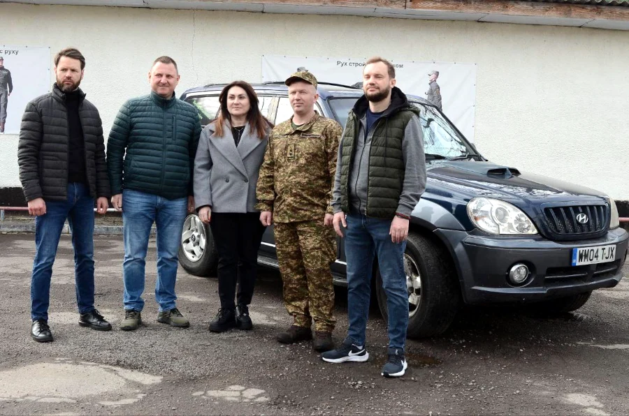 Під час передачі авто.
