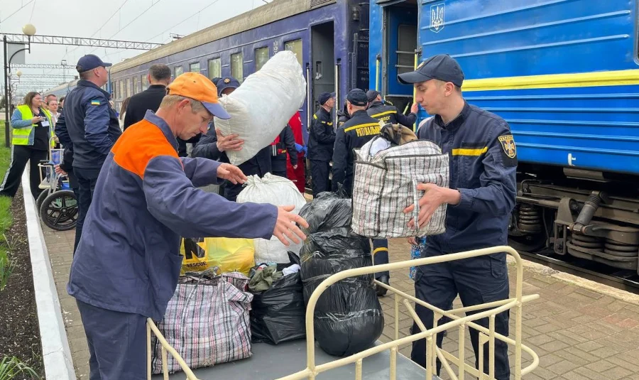Прибув четвертий евакуаційний потяг.