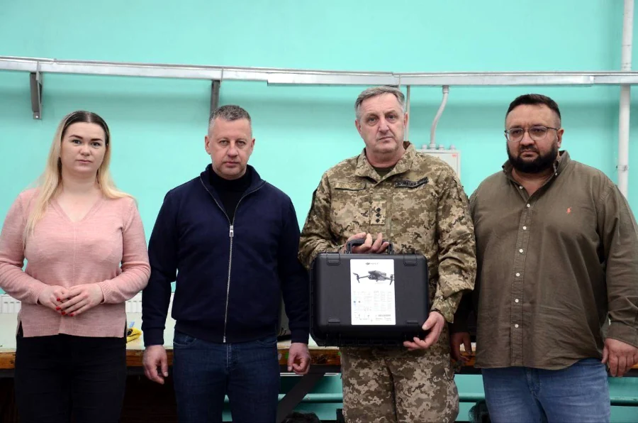 Передача дронів на Льонокомбінаті.