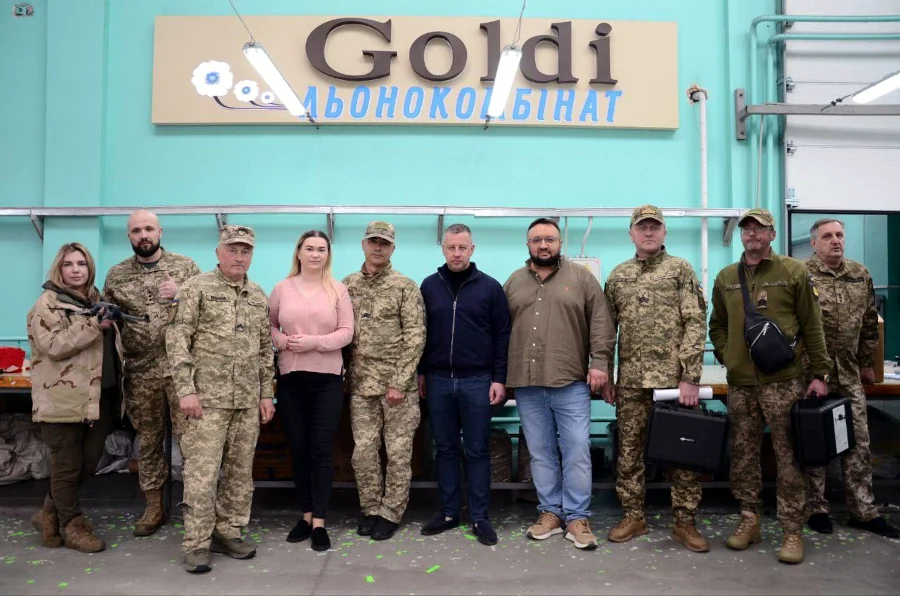 Передача дронів на Льонокомбінаті.