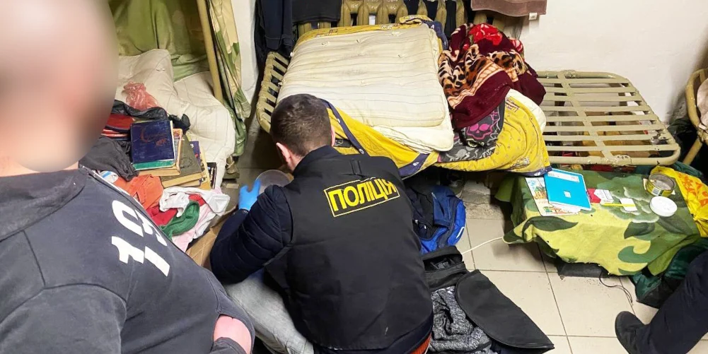 Правоохоронці проводять обшуки.