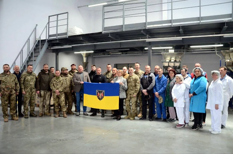 Під час передачі дронів.