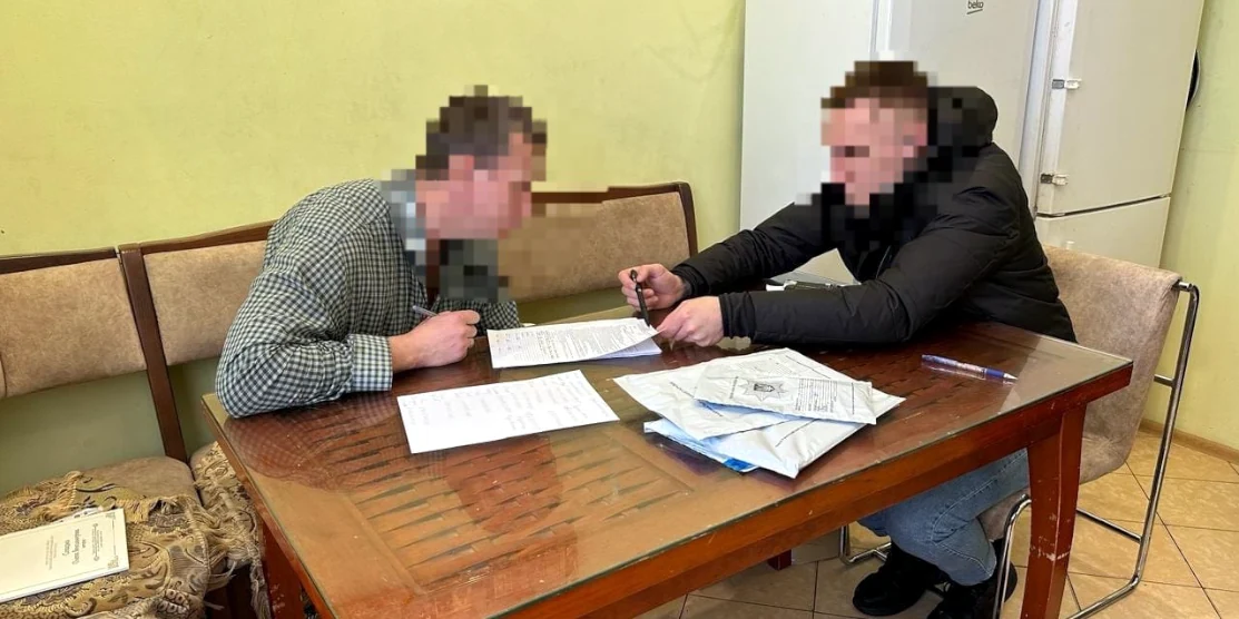 Один з підозрюваних лікарів.