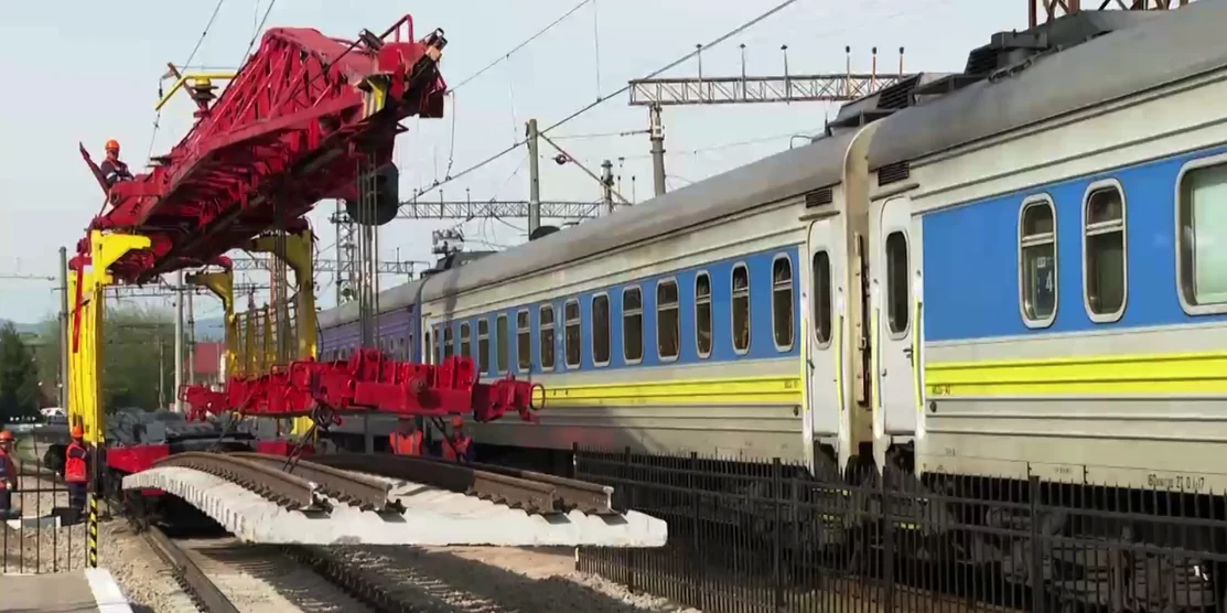 В Ужгороді розпочали будівництво євроколії Вкладається перший сегмент євроколії.