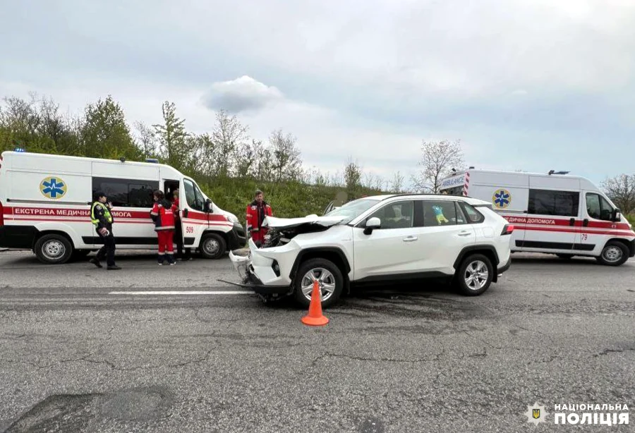 Пошкоджений «Toyota RAV 4».