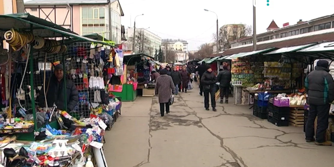 Торгівля на вулиці Шевченка у Рівному.