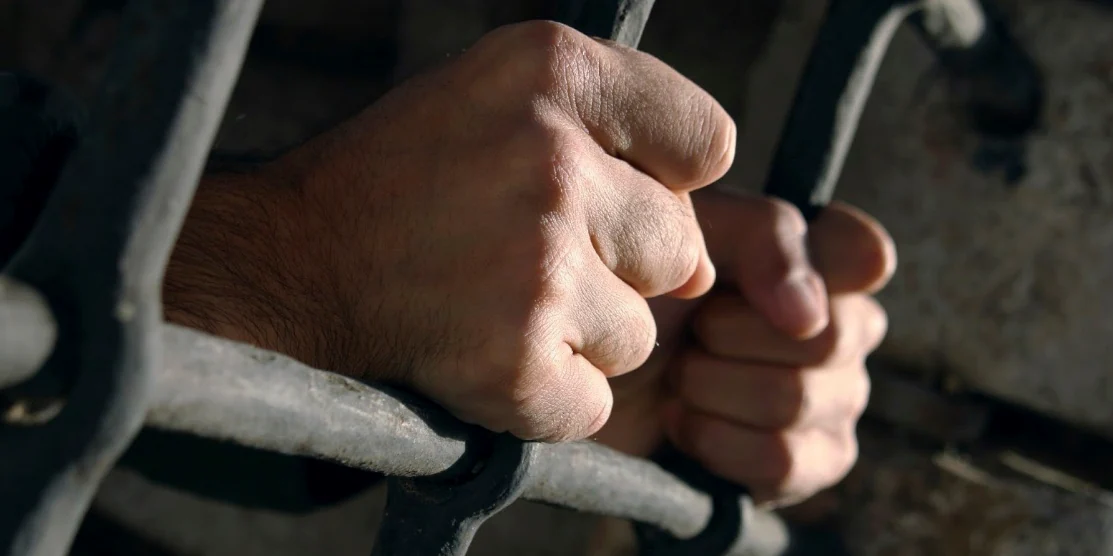 Під варту взято жителя Кореччини, який знущався з дружини й ударив копа