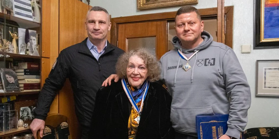 Ліну Костенко та Валерія Залужного нагородили званням “Почесний громадянин Києва”