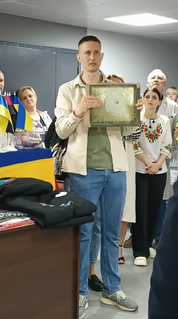 Медики ярмаркували на автомобіль для захисника з Рівненщини