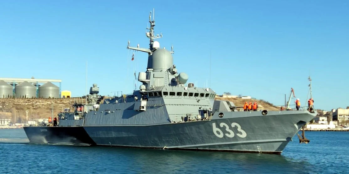 Підтверджено: Україна уразила російський ракетний корабель “Циклон” у Криму