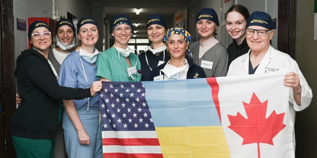 Американські й канадські хірурги допомагають відновлювати обличчя військовим