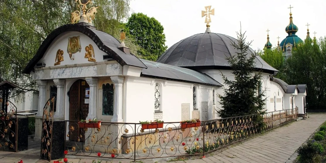 У Києві знесли храм-МАФ УПЦ мп, незаконно побудований в буферній зоні об’єкта ЮНЕСКО