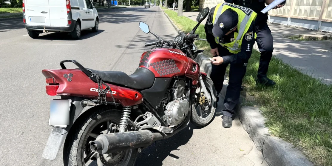Поліцейські розшукують свідків ДТП у Рівному: постраждала жінка померла