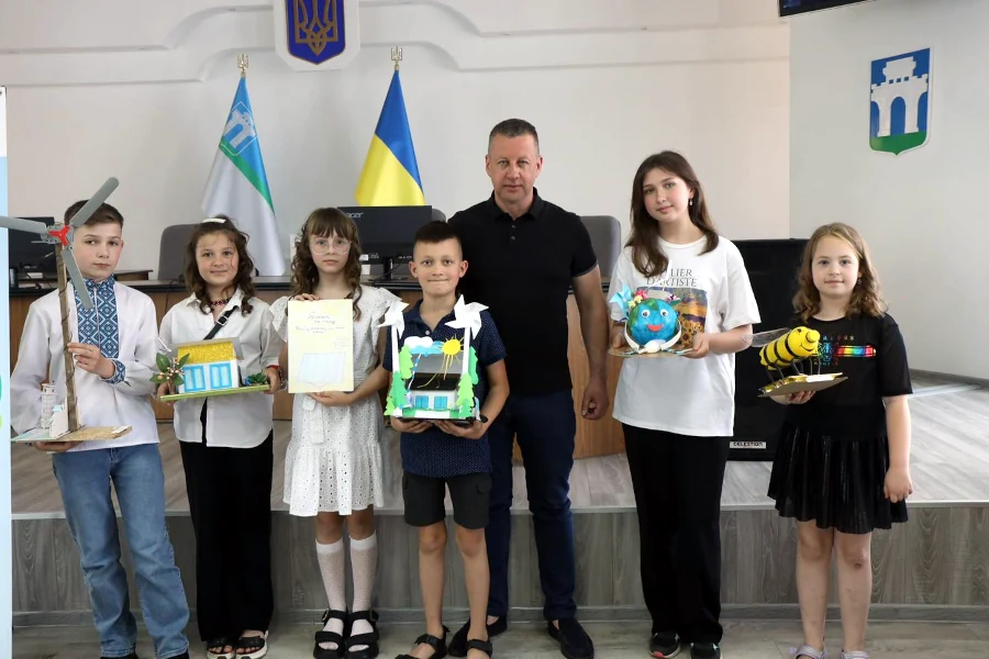 У Рівному нагородили дітей, які долучилися до Днів Сталої Енергії - фото 1 У Рівному нагородили дітей, які долучилися до Днів Сталої Енергії - фото 1