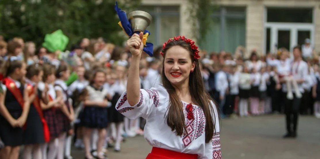 Останній дзвоник невдовзі пролунає для 26 тисяч випускників Рівненщини