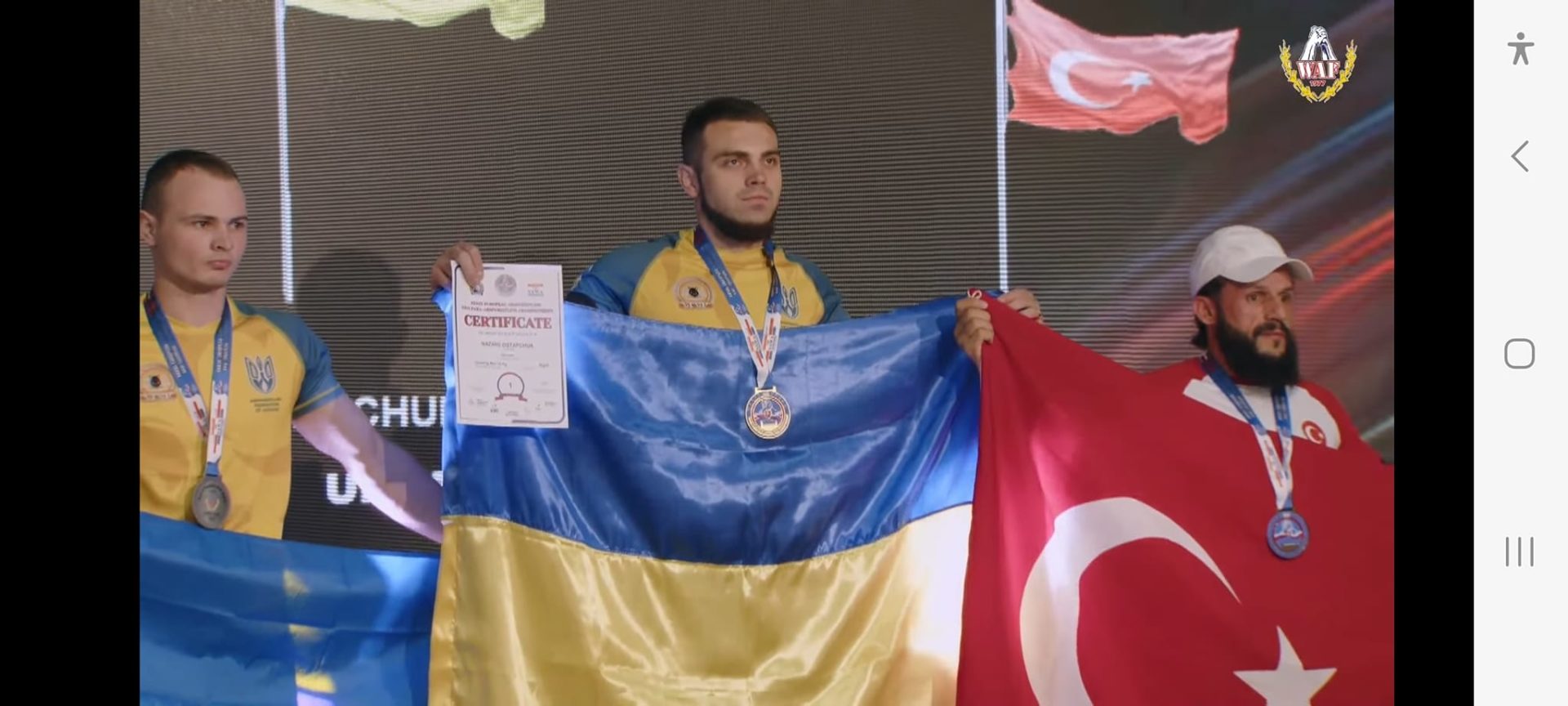 На чемпіонаті з пара-армрестлінгу спортсмен з Рівного здобув і “золото” і “срібло”