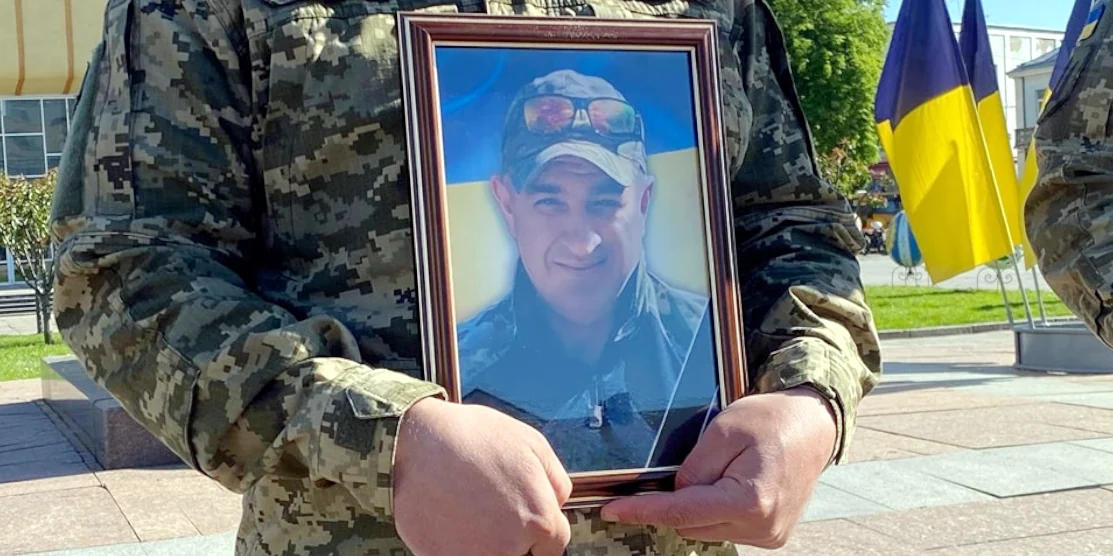 Сьогодні в Рівному схилили голови у пошані до Героя-захисника Руслана Грицая