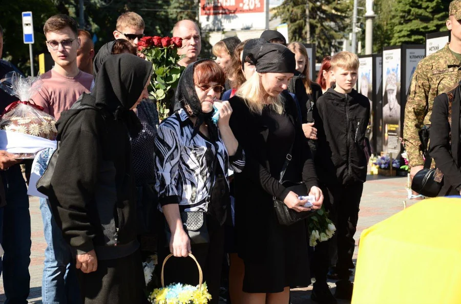 В Рівному провели в останню дорогу полеглого Захисника - фото 1
