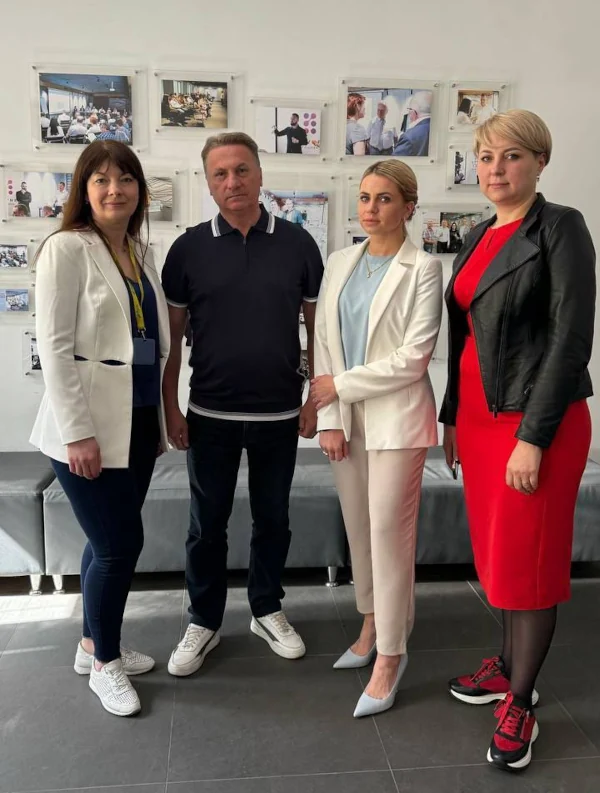 У Рівному презентували кишеньковий посібник психологічної допомоги - фото 2