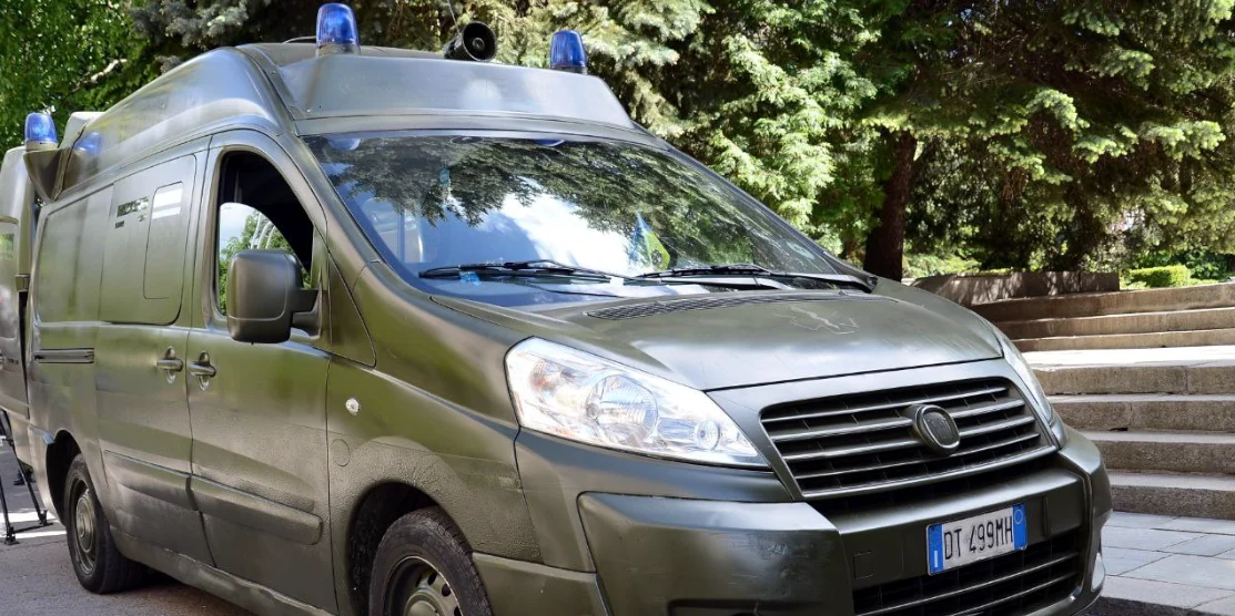Рівненські благодійники передали черговий автомобіль Збройним Силам України