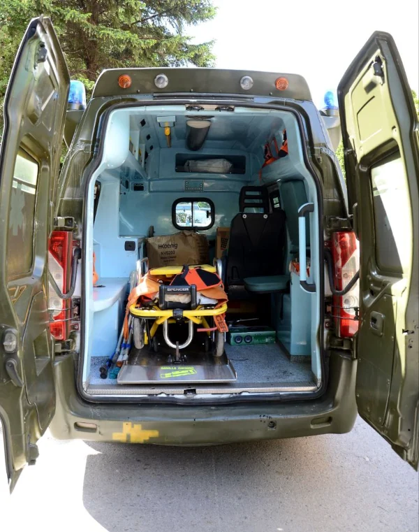 Рівненські благодійники передали черговий автомобіль Збройним Силам України - фото 2