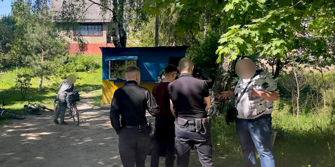 За образу дружини вдарив односельця ножем у живіт