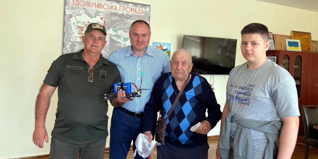91-річний зв’язковий УПА передав дрон для наших військових