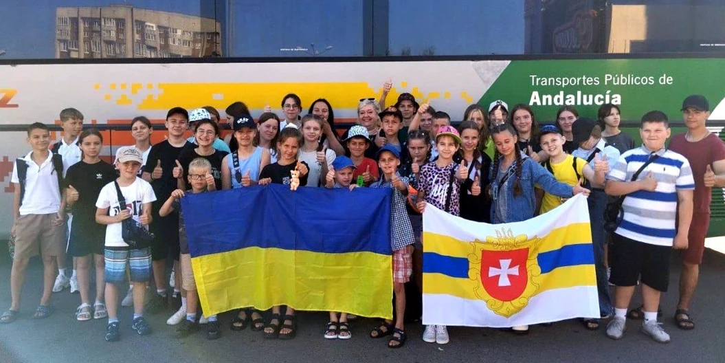 На відпочинок в «Артек» поїхали майже 60 дітей з Рівненщини