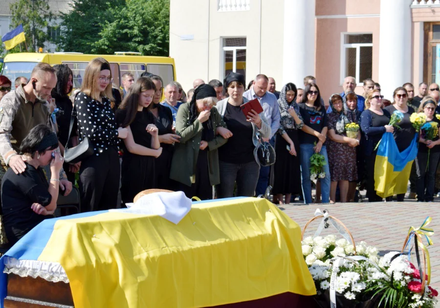 У Здолбунівській громаді попрощалися з бійцем Олександром Скубою - фото 2