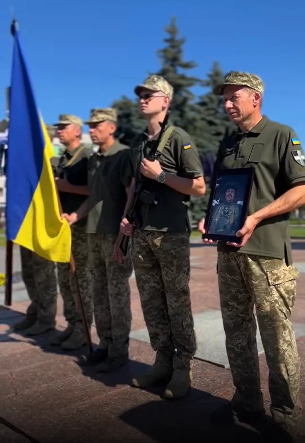 У Рівному провели в останню дорогу Захисника - фото 1