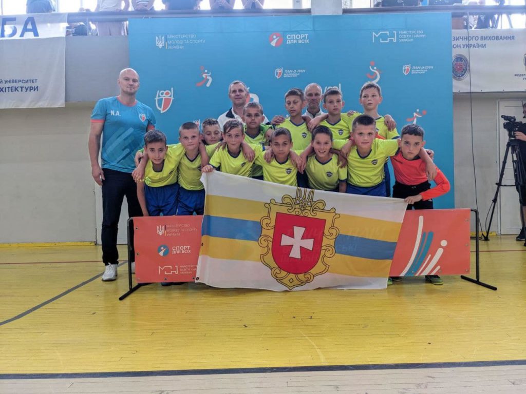 Дві команди з Рівненщини дійшли до фіналу у Всеукраїнських шкільних лігах - фото 1