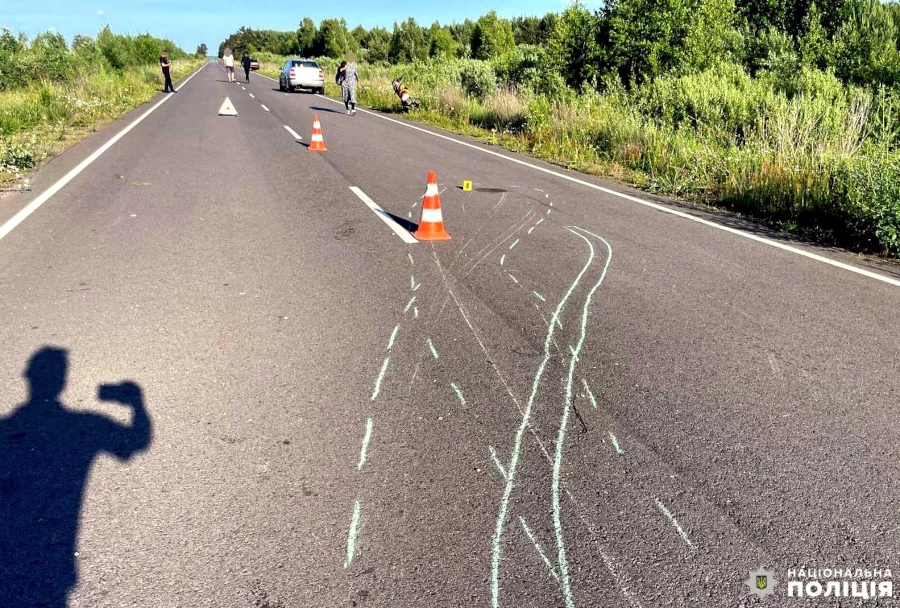 Мотоцикліст та його неповнолітній пасажир травмувались в ДТП у Рівненському районі - фото 1