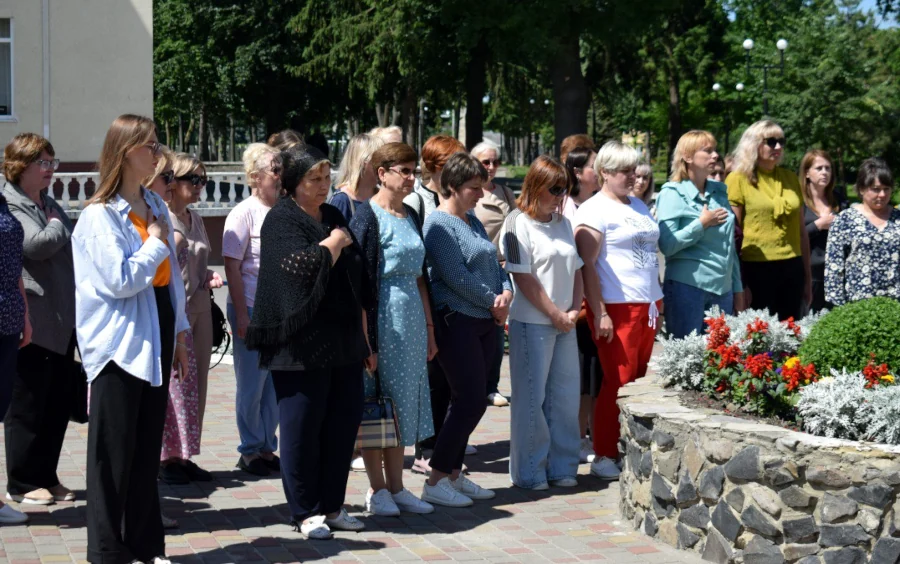 У Здолбунівській громаді вручили нагороди рідним загиблих Захисників - фото 3